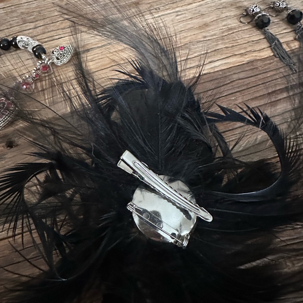 Charming Charlie Black Feather Hair Clip with Jewelry Set - Picture 3 of 3